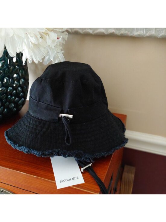 Jacquemus Le Bob Artichaut Bucket Hat Frayed Edge Pray For Surf Hamptons Resort main image 4